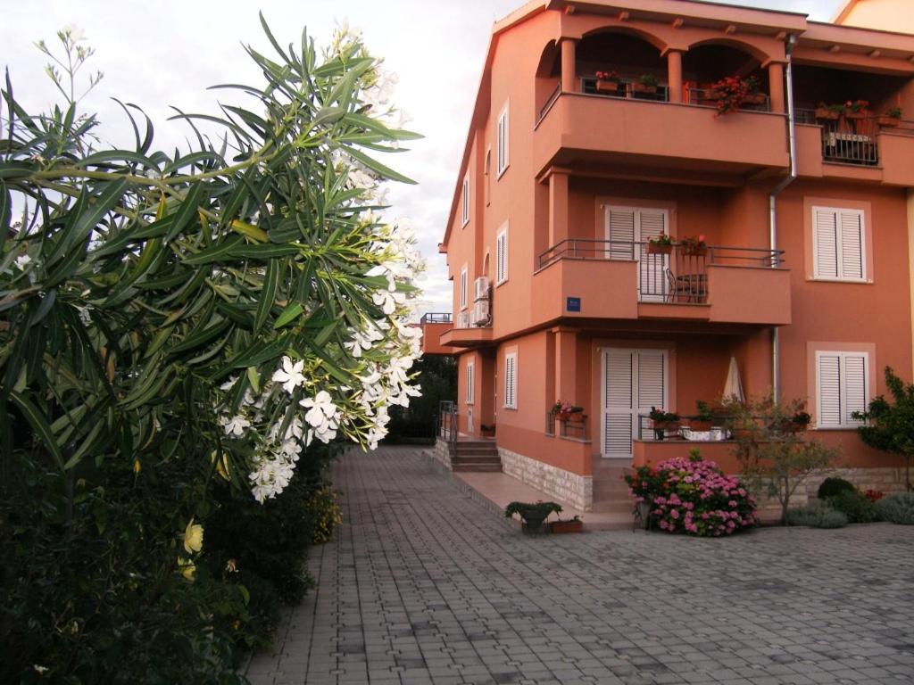 Apartments Juran Sukošan Exteriér fotografie